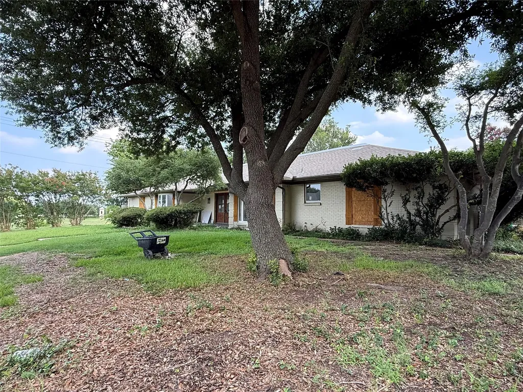 1013 Rockmoor Drive Edgecliff Village TX 76134