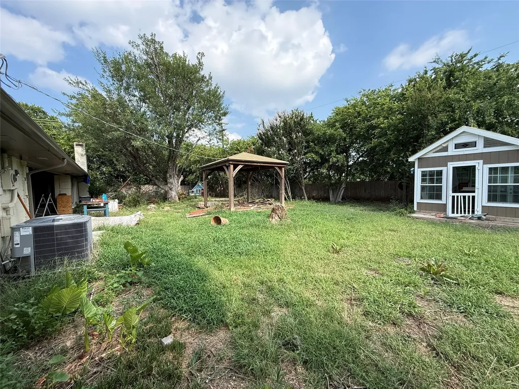 1013 Rockmoor Drive Edgecliff Village TX 76134