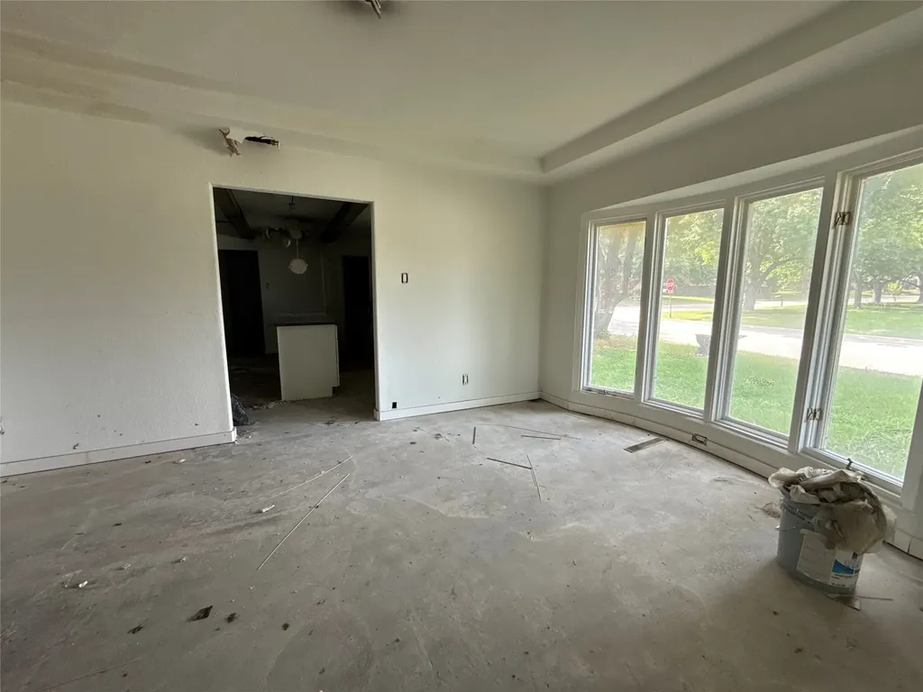 1013 Rockmoor Drive Edgecliff Village TX 76134
