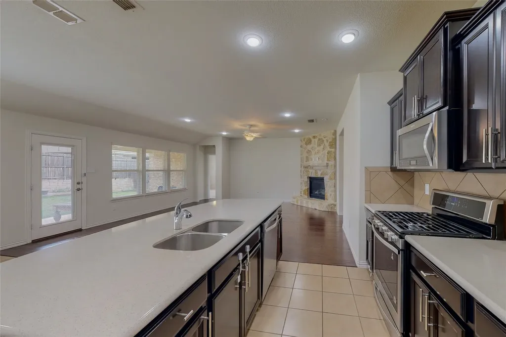 8100 Horseman Road Fort Worth TX 76131