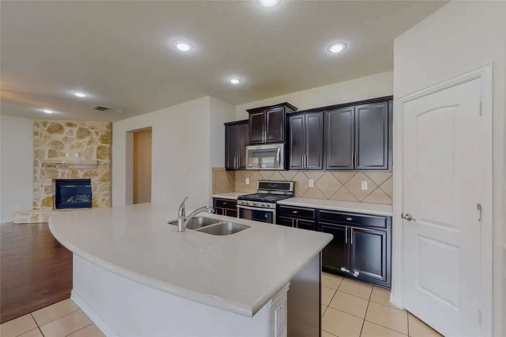 8100 Horseman Road Fort Worth TX 76131