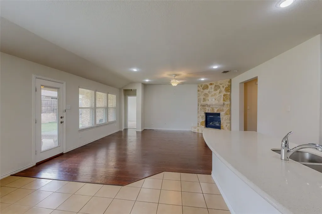 8100 Horseman Road Fort Worth TX 76131