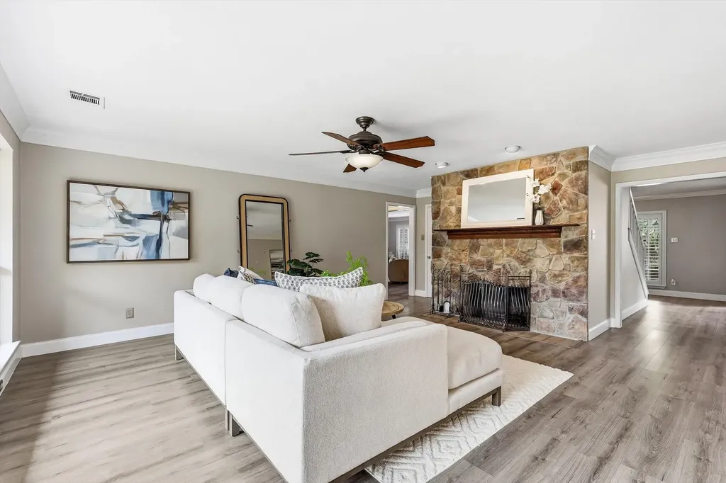 1813 Weanne Drive Richardson TX 75082