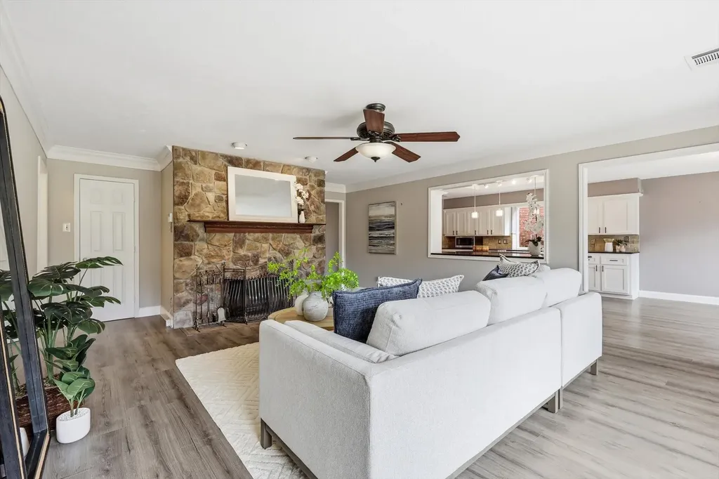 1813 Weanne Drive Richardson TX 75082