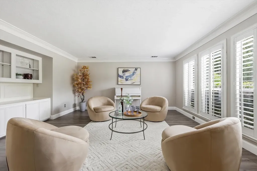 1813 Weanne Drive Richardson TX 75082