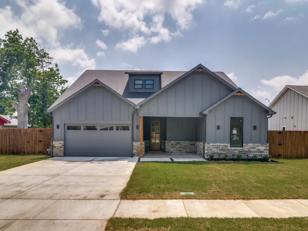 98 San Jacinto Street Terrell TX 75160