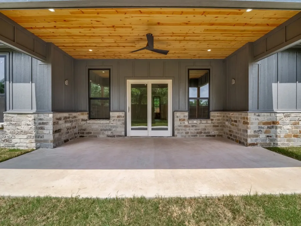 98 San Jacinto Street Terrell TX 75160