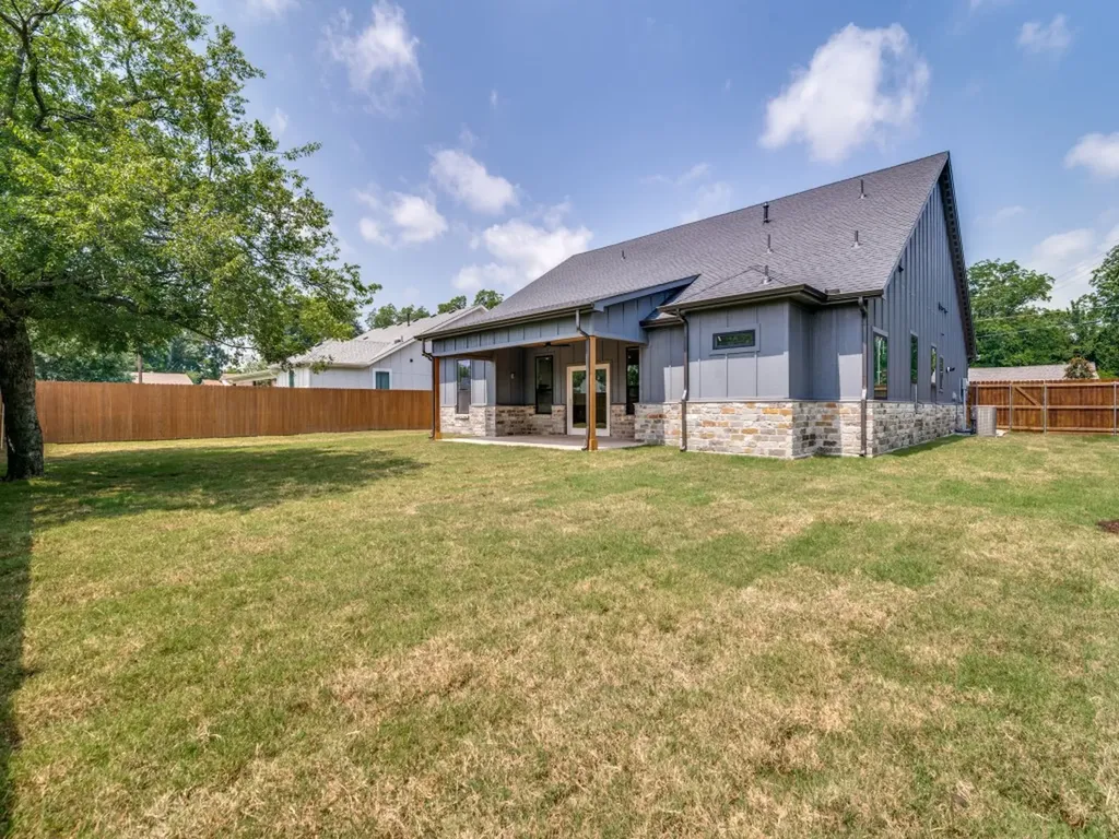 98 San Jacinto Street Terrell TX 75160