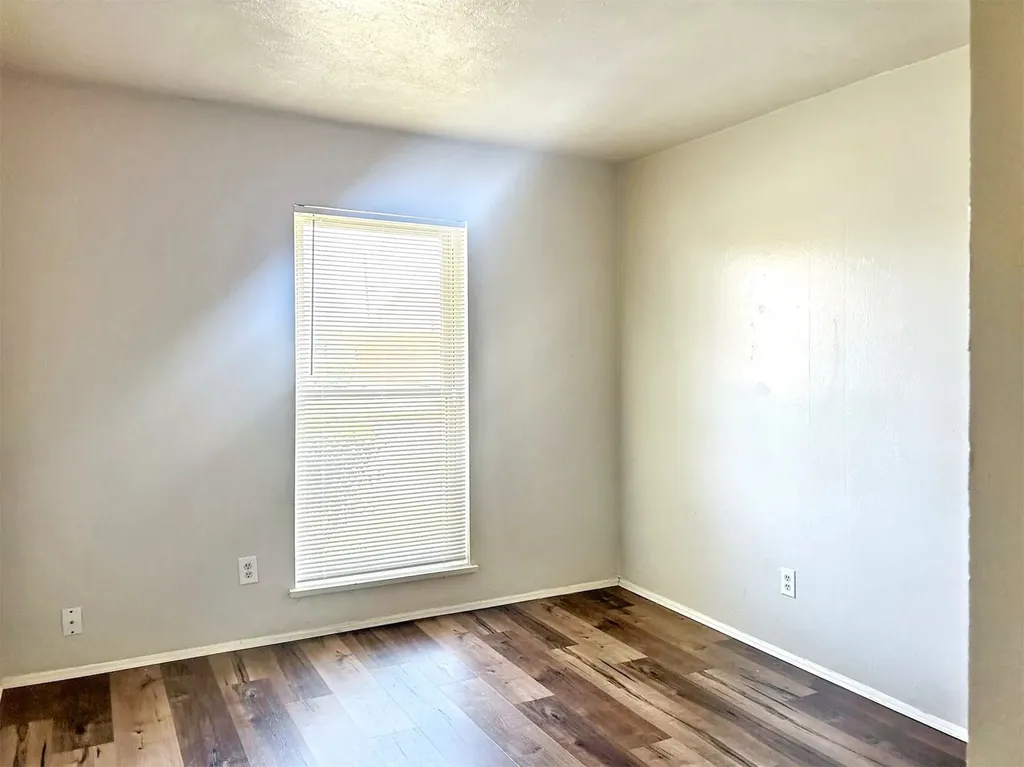 10238 White Elm Road Dallas TX 75243