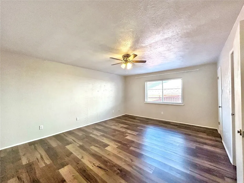 10238 White Elm Road Dallas TX 75243