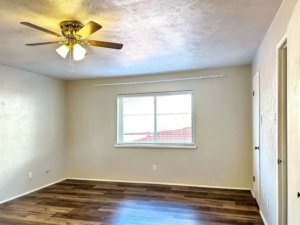 10238 White Elm Road Dallas TX 75243