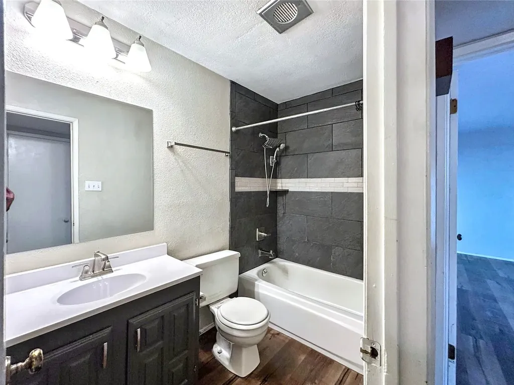 10238 White Elm Road Dallas TX 75243