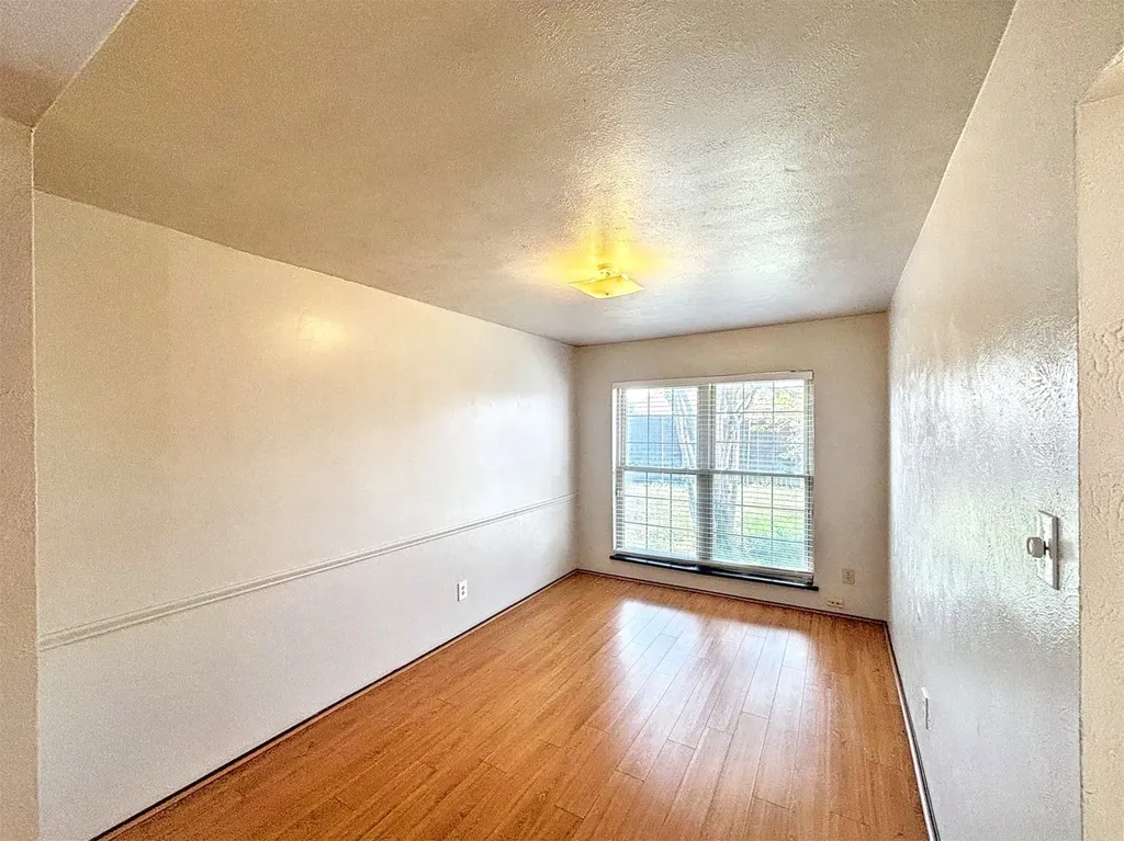 10238 White Elm Road Dallas TX 75243