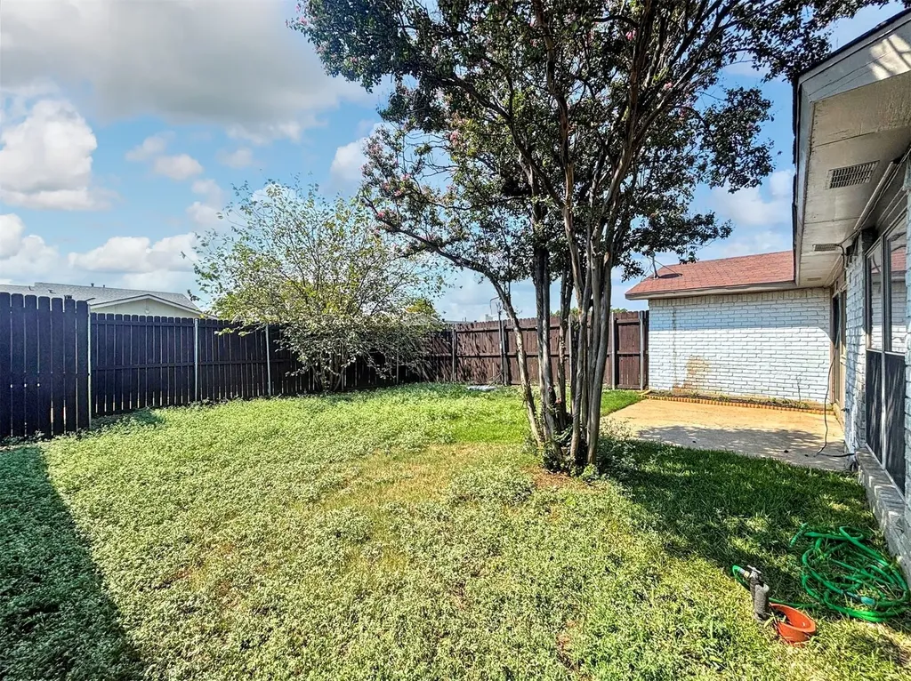 10238 White Elm Road Dallas TX 75243