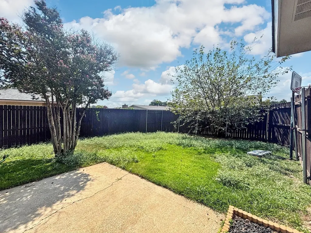 10238 White Elm Road Dallas TX 75243