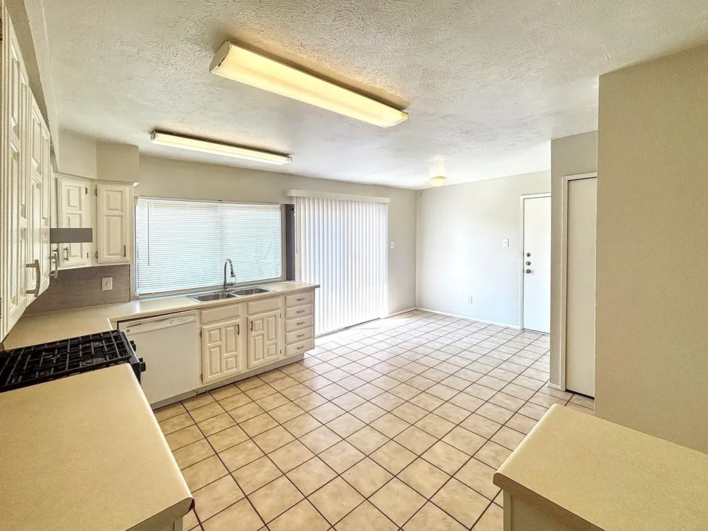 10238 White Elm Road Dallas TX 75243