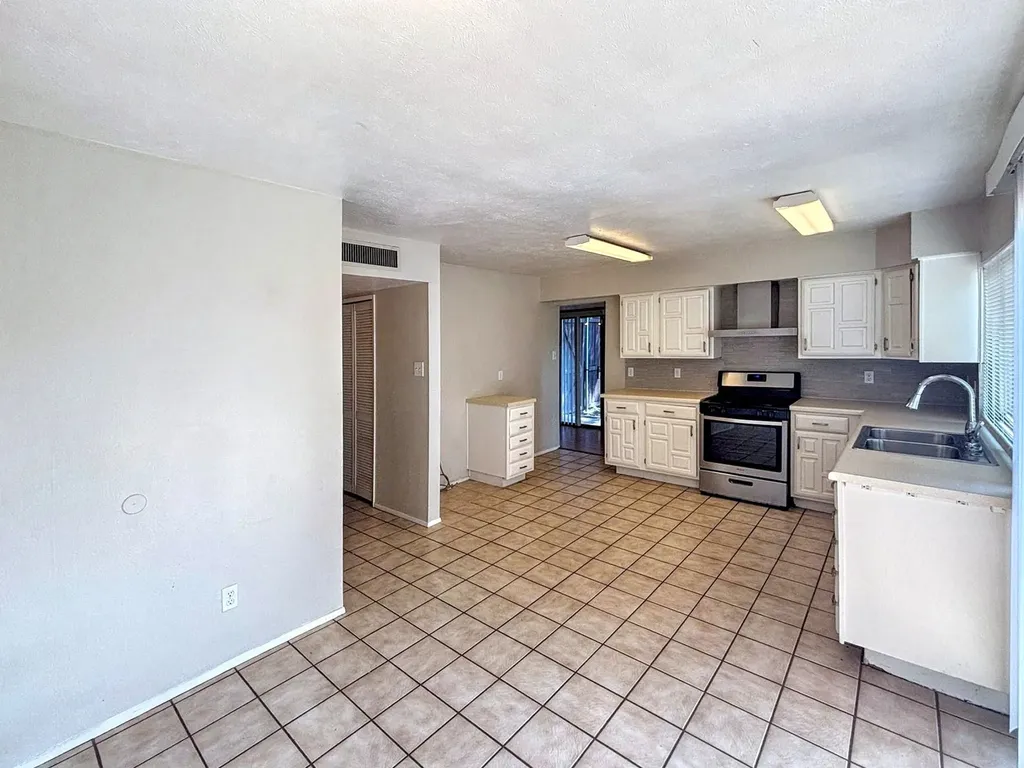 10238 White Elm Road Dallas TX 75243
