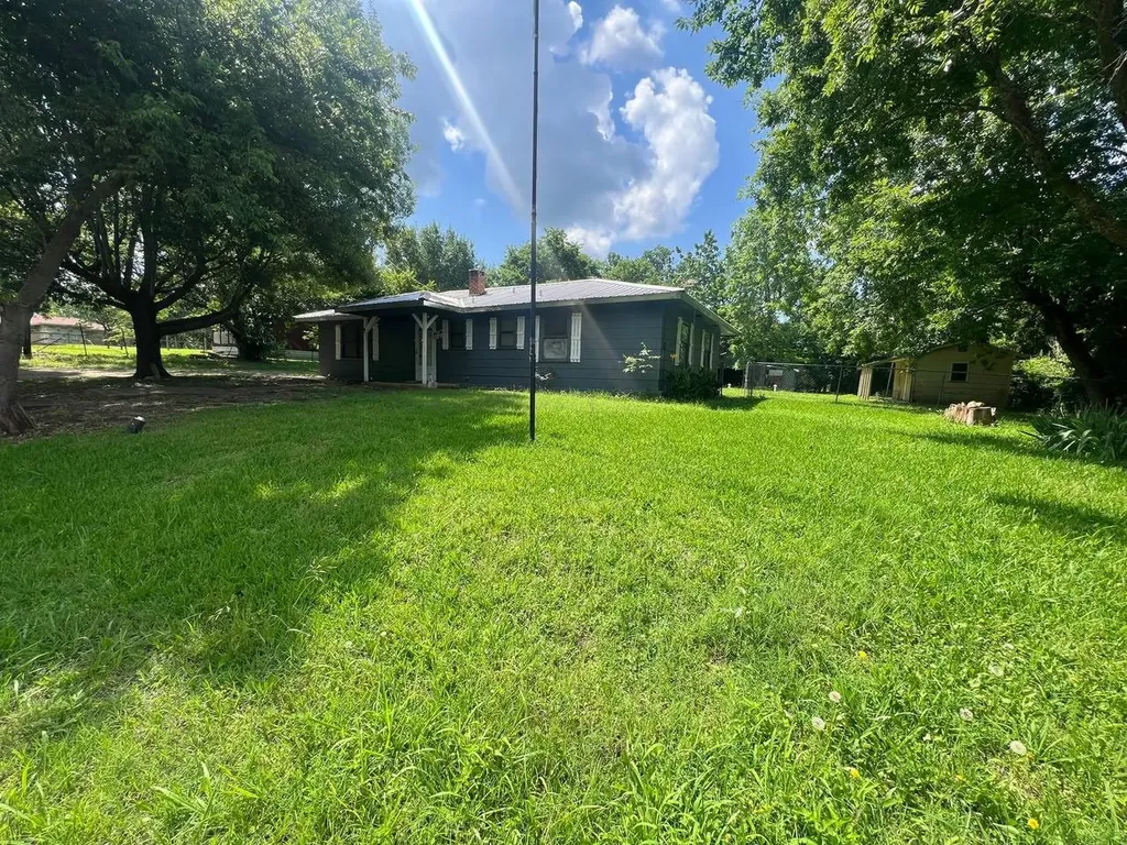 720 E Marshall Avenue Cooper TX 75432