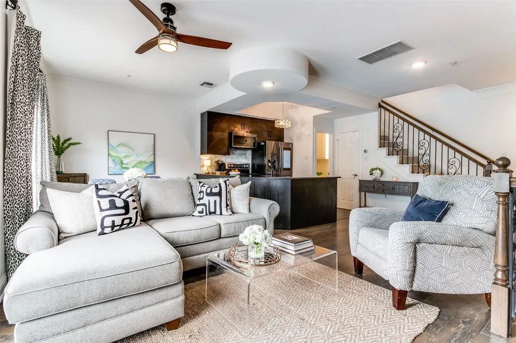 5702 Hudson Street Dallas TX 75206