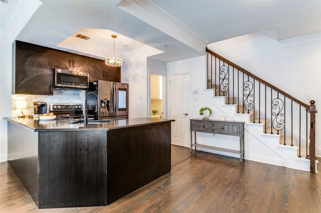 5702 Hudson Street Dallas TX 75206