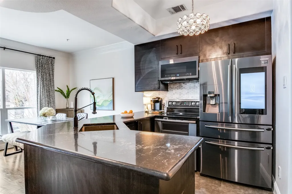 5702 Hudson Street Dallas TX 75206