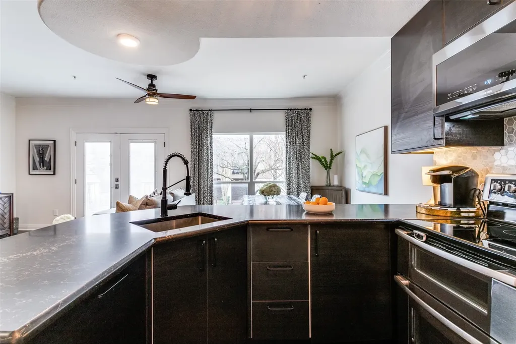 5702 Hudson Street Dallas TX 75206