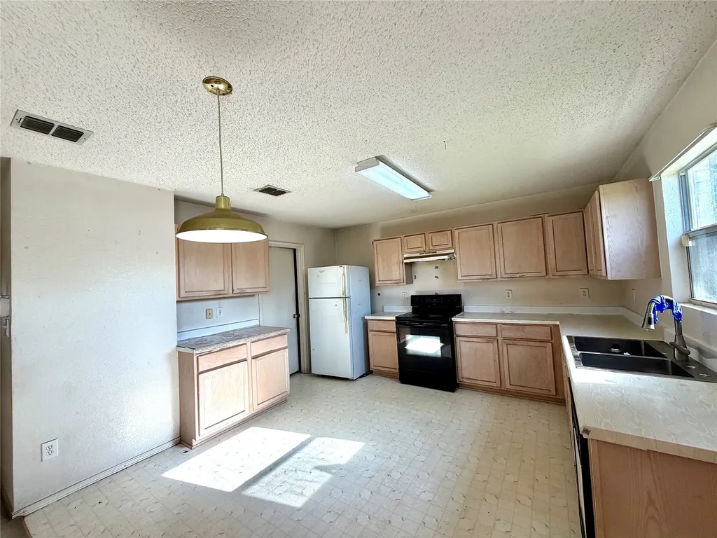 1257 Regal Drive Garland TX 75040