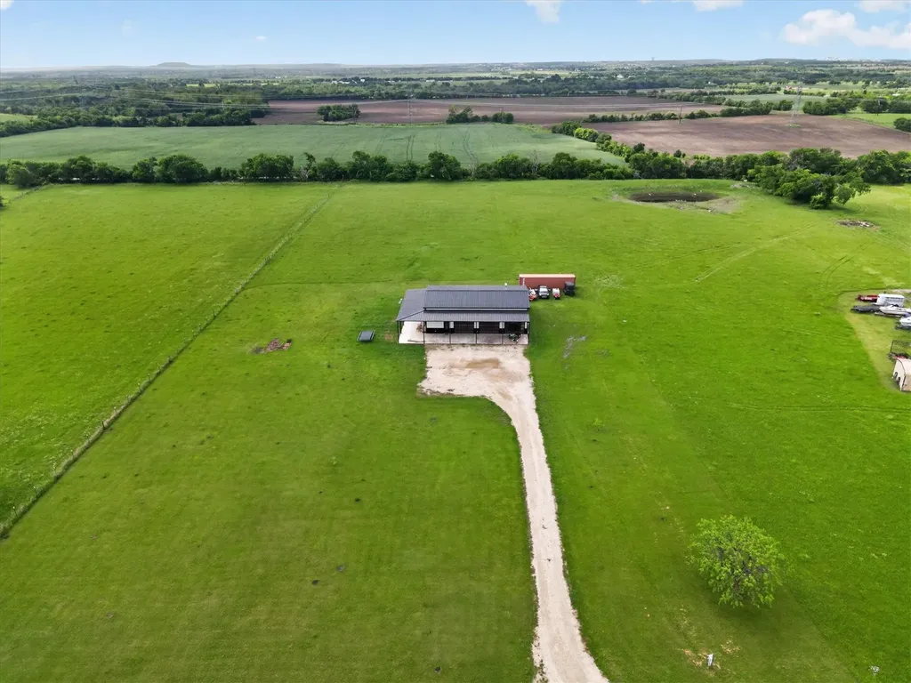 9082 Wolfe Run Ponder TX 76259