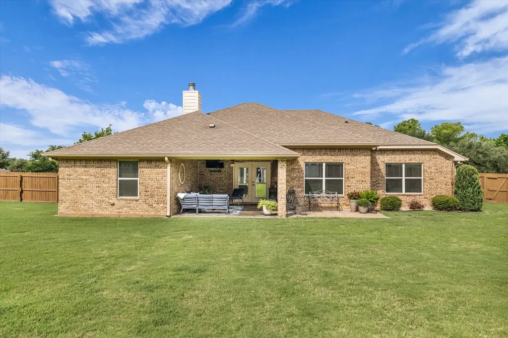 910 Springdale Lane Lorena TX 76655