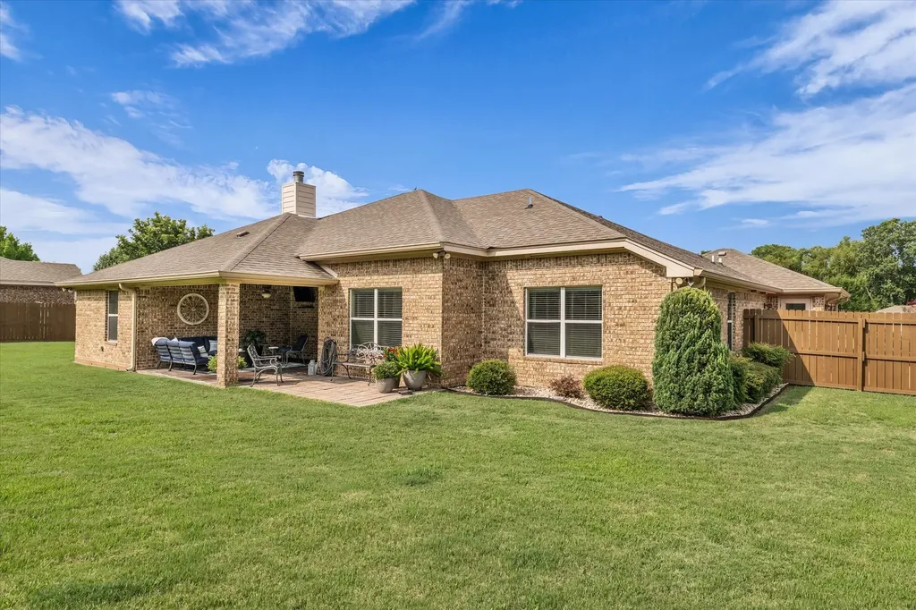 910 Springdale Lane Lorena TX 76655