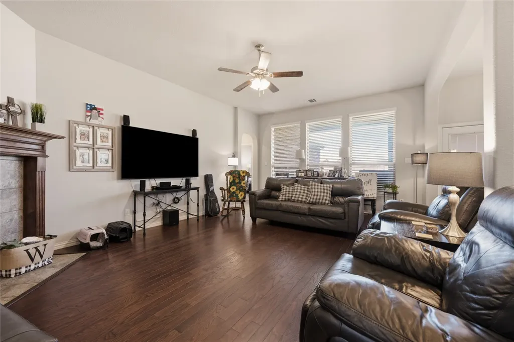 140 Chestnut Road Waxahachie TX 75165