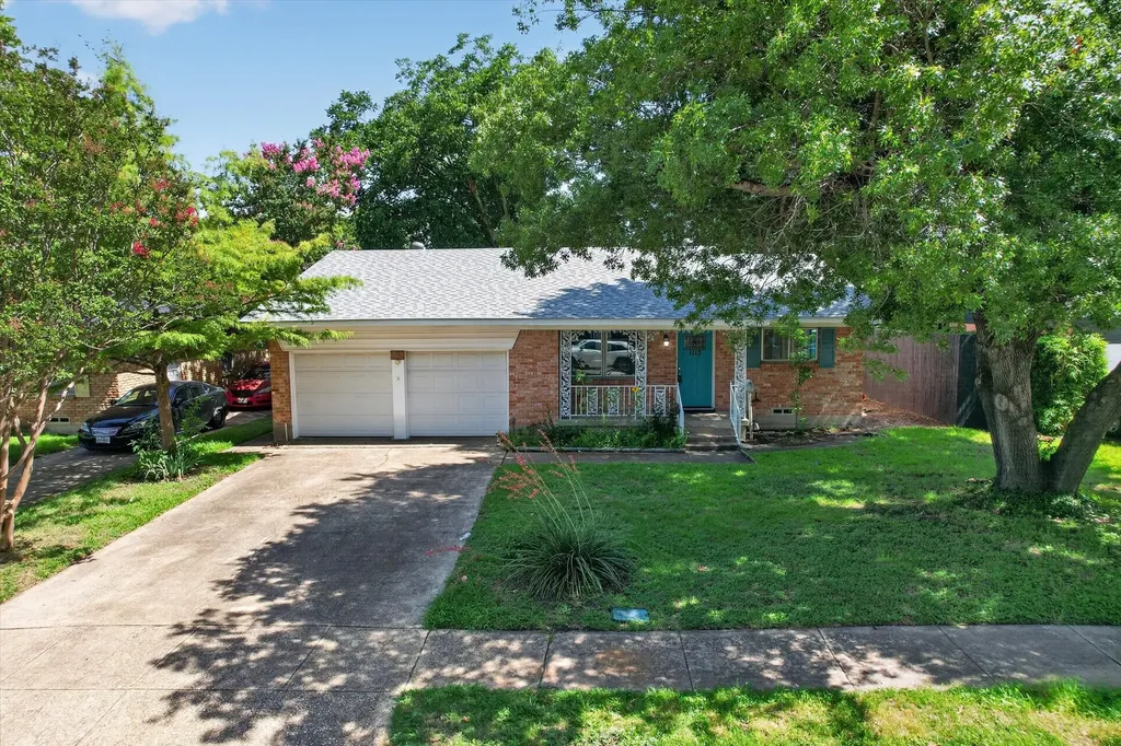 1113 Bandera Lane Garland TX 75040