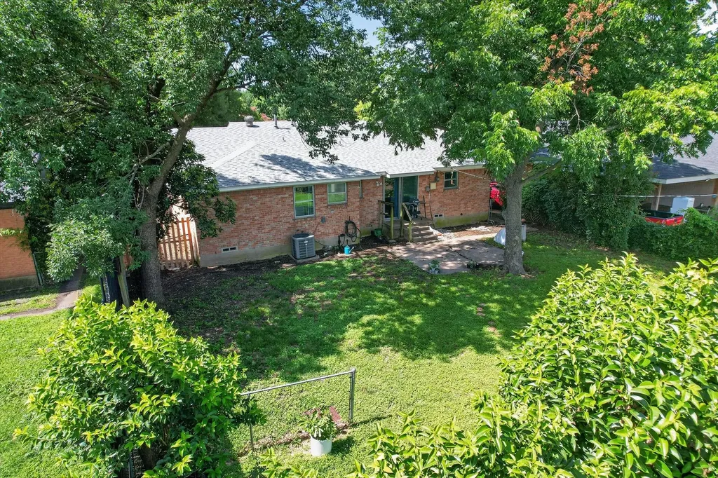 1113 Bandera Lane Garland TX 75040