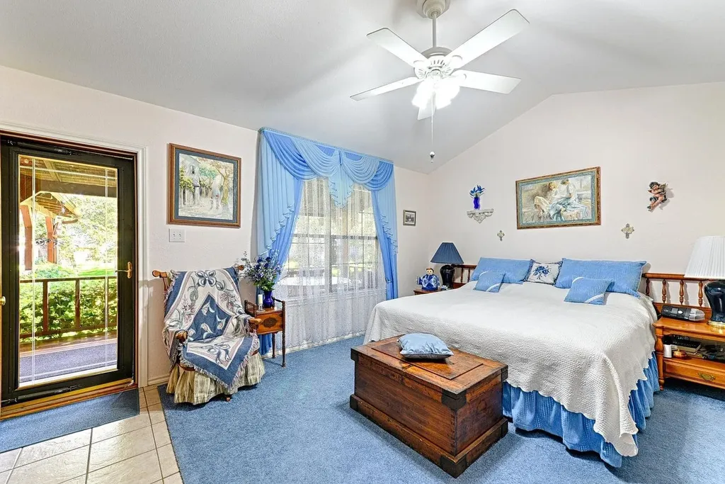 105 Santee Drive Lake Kiowa TX 76240