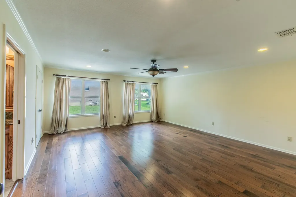 519 1st Street Hewitt TX 76643