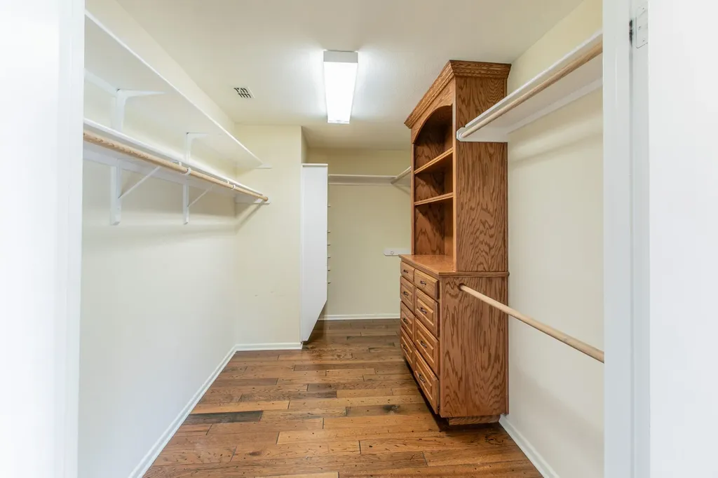 519 1st Street Hewitt TX 76643