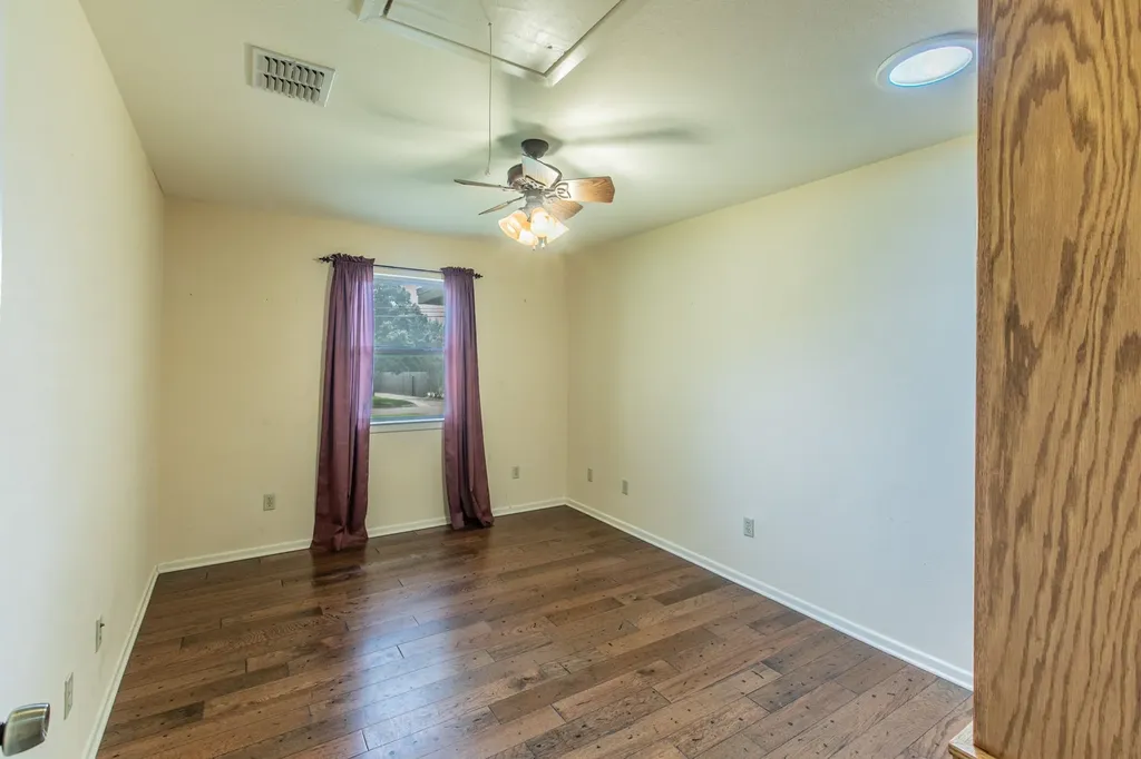 519 1st Street Hewitt TX 76643
