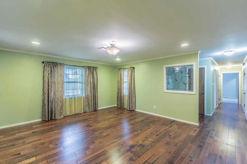 519 1st Street Hewitt TX 76643