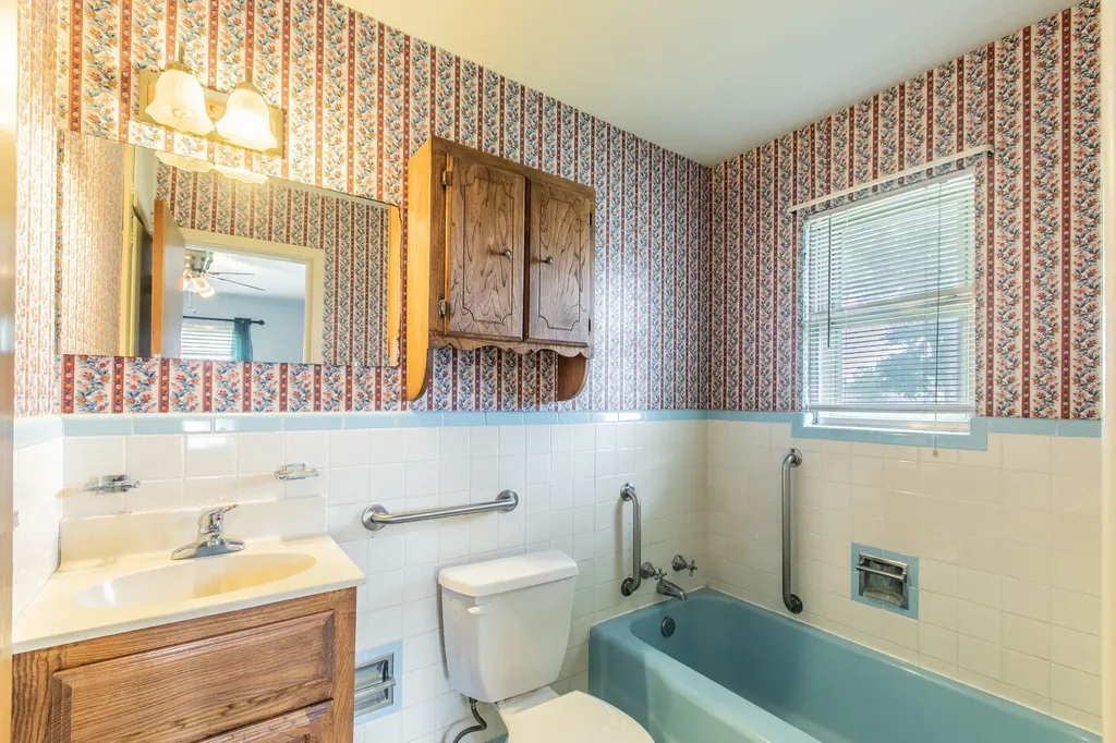 519 1st Street Hewitt TX 76643