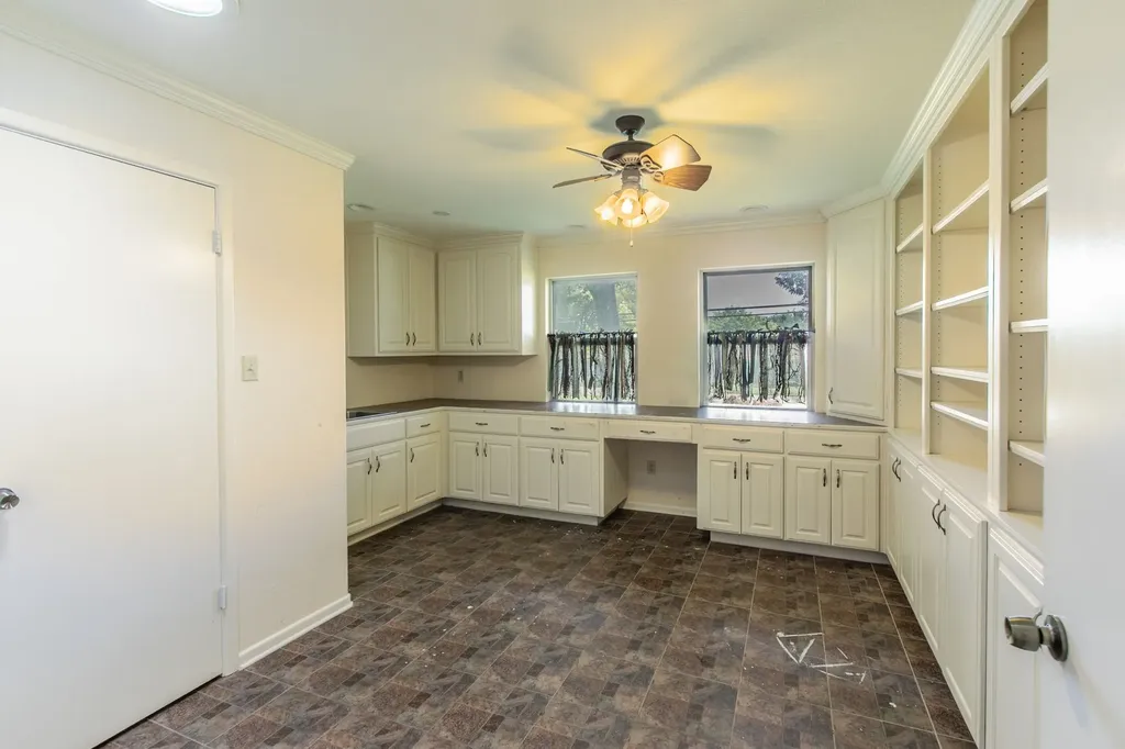 519 1st Street Hewitt TX 76643