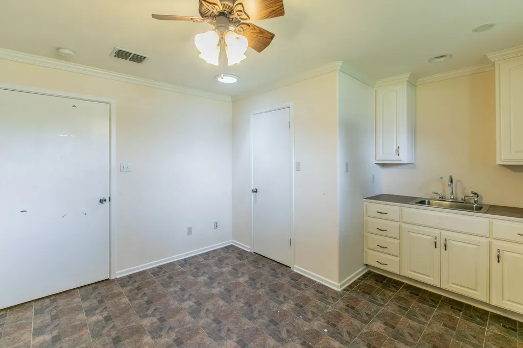 519 1st Street Hewitt TX 76643