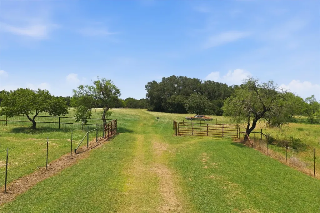5835 N Fm 1744 Hico TX 76457
