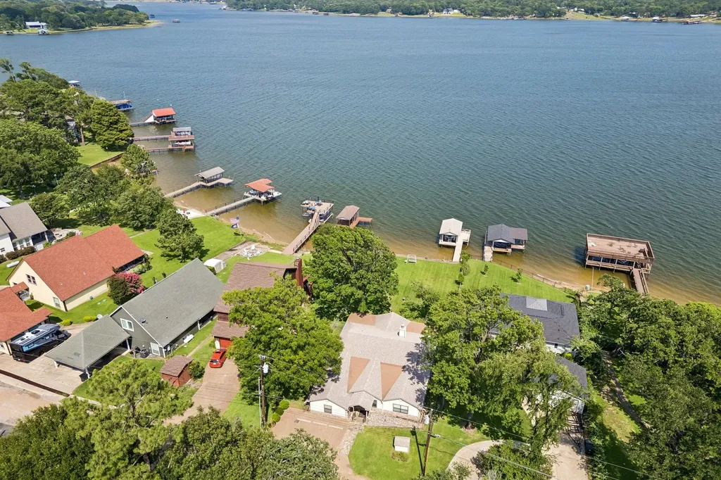 140 Pin Oak Drive Mabank TX 75156