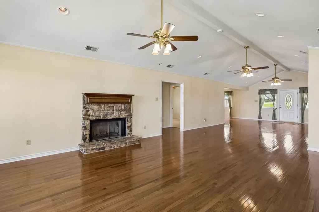 140 Pin Oak Drive Mabank TX 75156