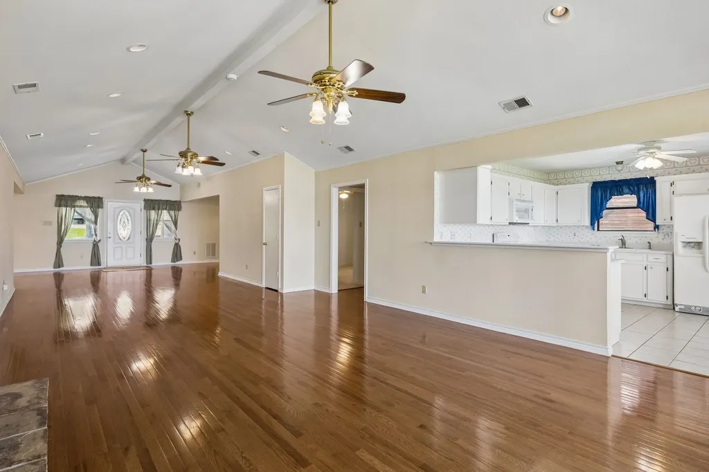 140 Pin Oak Drive Mabank TX 75156