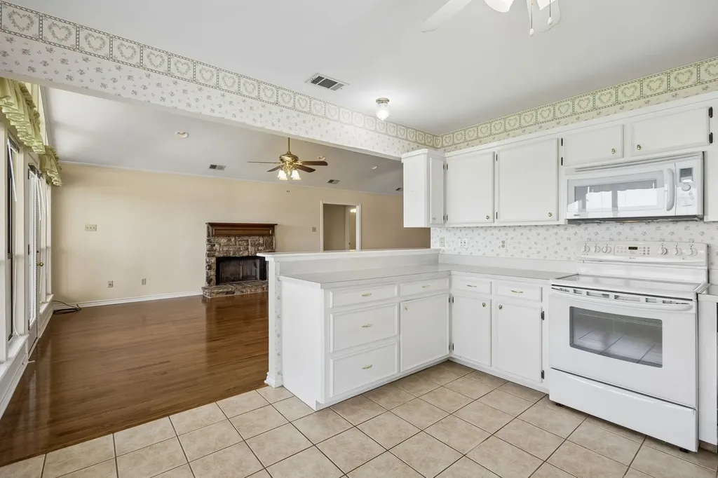 140 Pin Oak Drive Mabank TX 75156
