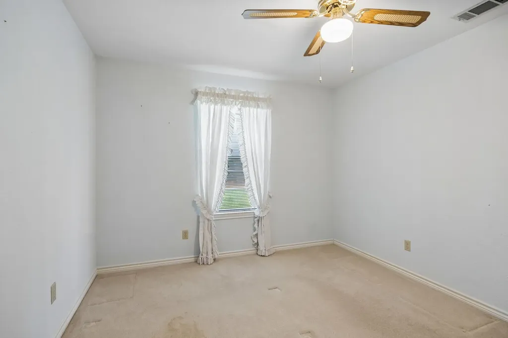 140 Pin Oak Drive Mabank TX 75156