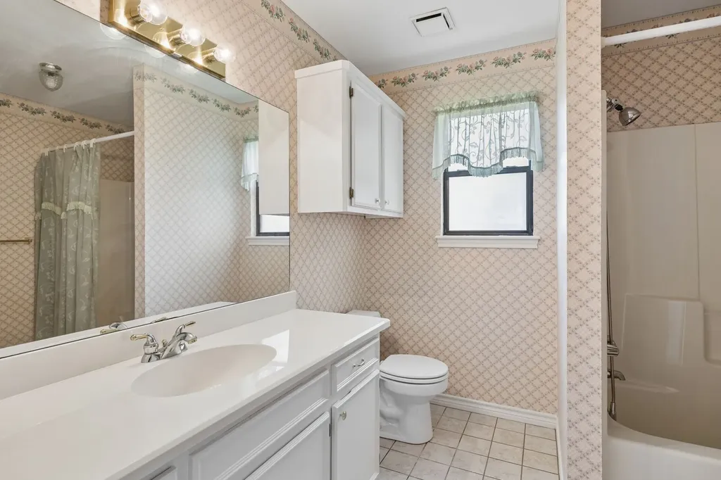 140 Pin Oak Drive Mabank TX 75156