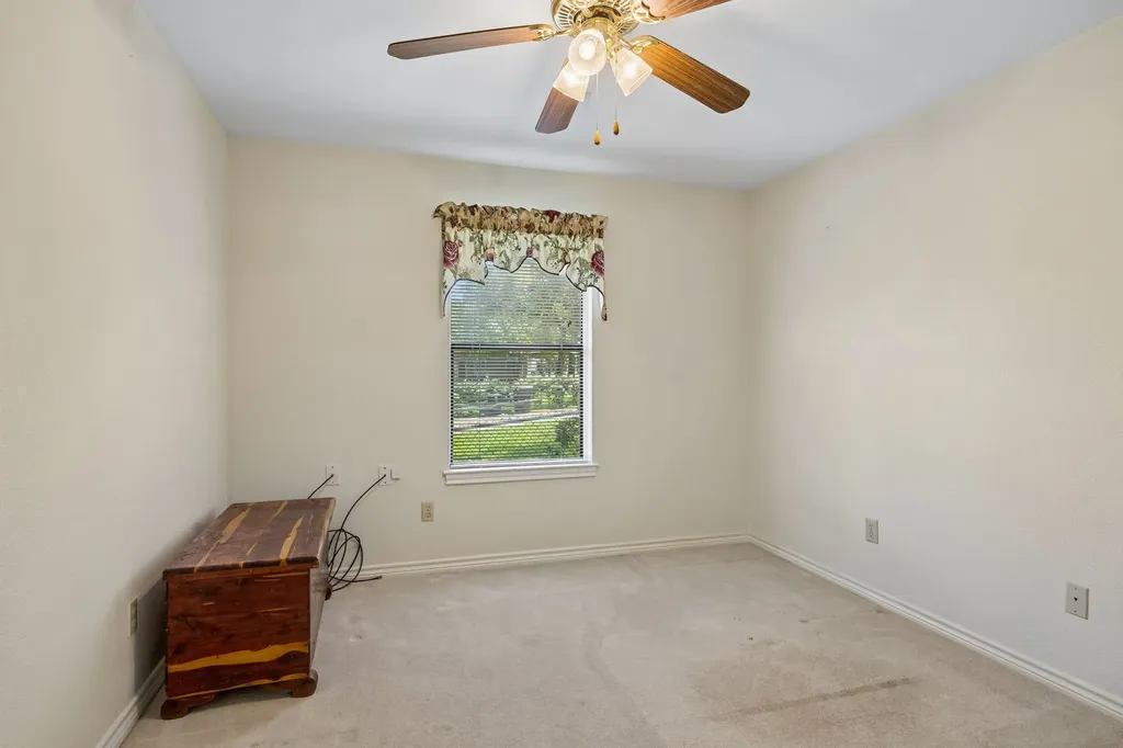 140 Pin Oak Drive Mabank TX 75156