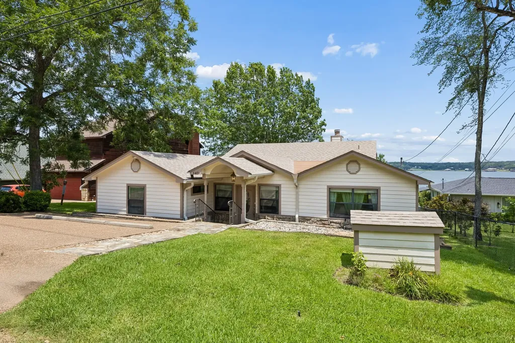 140 Pin Oak Drive Mabank TX 75156